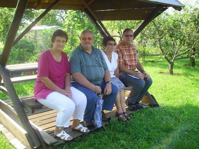 MDR Hörfunk in Glückauf im Kita-Patenschaftsgarten (Foto: Thomas Leipold) MDR Hörfunk in Glückauf im Kita-Patenschaftsgarten (Foto: Thomas Leipold)