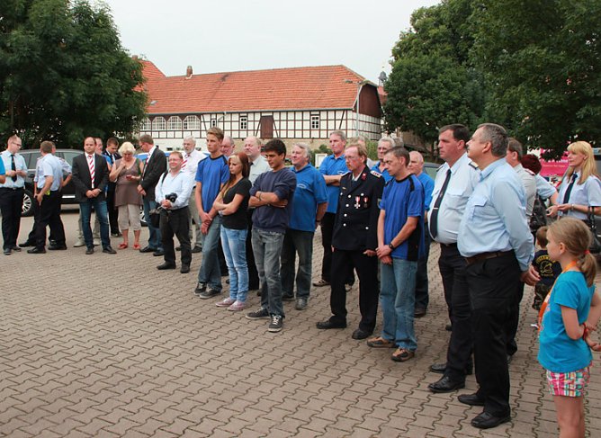 F&ouml;rderbescheid und Lottomittel &uuml;berbracht (Foto: Wahlkreisb&uuml;ro Scherer)