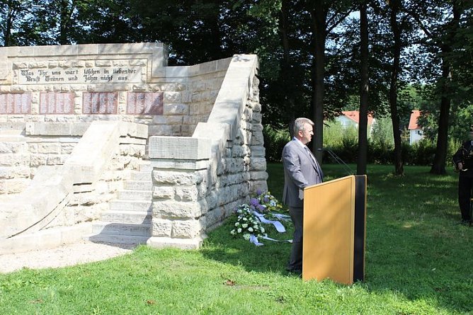 Der Opfer gedacht (Foto: Karl-Heinz Herrmann)