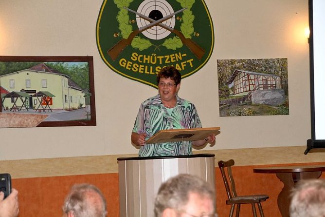 Vor Ort zu Hause - Heimat Thüringen (Foto: Wahlkreisbüro Gudrun Holbe) Vor Ort zu Hause - Heimat Thüringen (Foto: Wahlkreisbüro Gudrun Holbe)