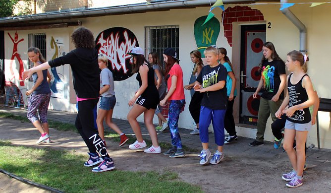 Schweiß vor dem Dreh (Foto: Karl-Heinz Herrmann) Schweiß vor dem Dreh (Foto: Karl-Heinz Herrmann)