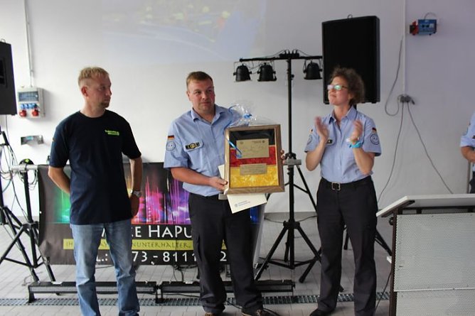 THW familiär gefeiert (Foto: Karl-Heinz Herrmann) THW familiär gefeiert (Foto: Karl-Heinz Herrmann)