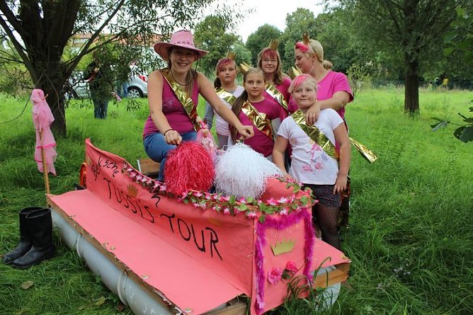 Besuchermagnet Wipperbootrennen (Foto: Karl-Heinz Herrmann) Besuchermagnet Wipperbootrennen (Foto: Karl-Heinz Herrmann)