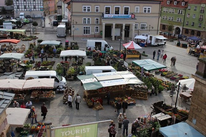 Besuch beim Pflanzenmarkt lohnt (Foto: Karl-Heinz Herrmann)