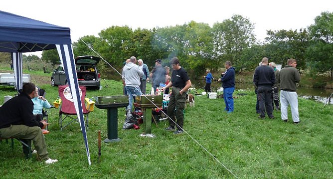 Familienangeln an der Unstrut (Foto: Stadt Bad Frankenhausen) Familienangeln an der Unstrut (Foto: Stadt Bad Frankenhausen)