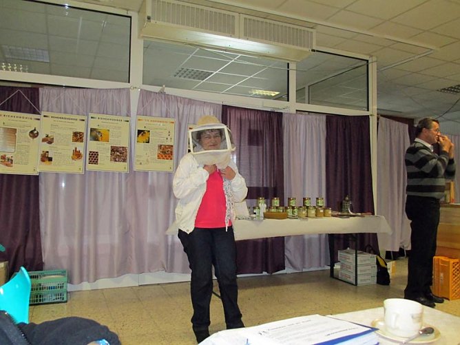 &Uuml;ber Bienen und Bl&uuml;ten (Foto: Ina R&ouml;mer)