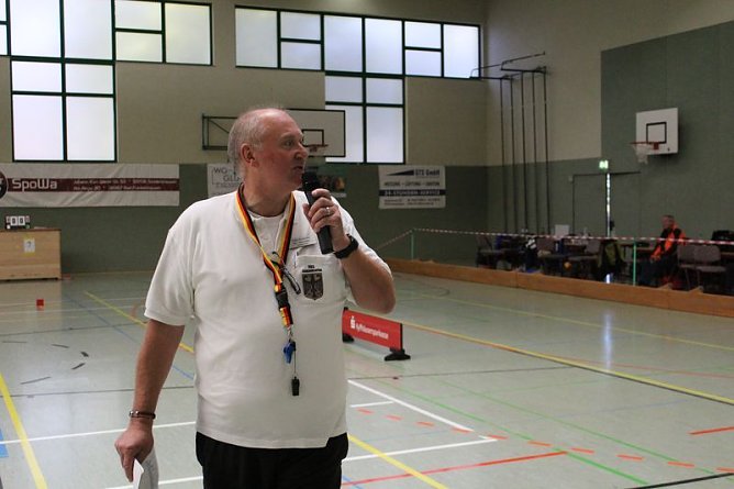 Meisterschaft feierlich eröffnet (Foto: Karl-Heinz Herrmann) Meisterschaft feierlich eröffnet (Foto: Karl-Heinz Herrmann)