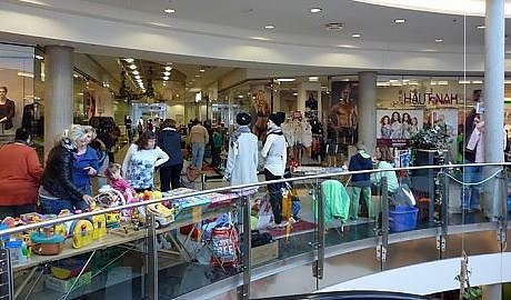 Letzter Kindertrödelmarkt (Foto: Karl-Heinz Herrmann) Letzter Kindertrödelmarkt (Foto: Karl-Heinz Herrmann)