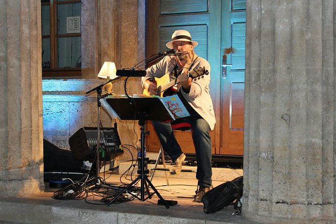 Friedensgebet und Kerzenmarsch (Foto: Karl-Heinz Herrmann) Friedensgebet und Kerzenmarsch (Foto: Karl-Heinz Herrmann)