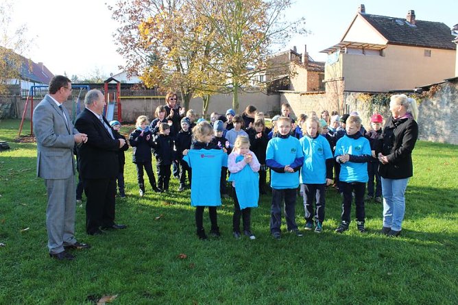 Knappschaft unterstützt Gemeinschaftsschule (Foto: Karl-Heinz Herrmann) Knappschaft unterstützt Gemeinschaftsschule (Foto: Karl-Heinz Herrmann)