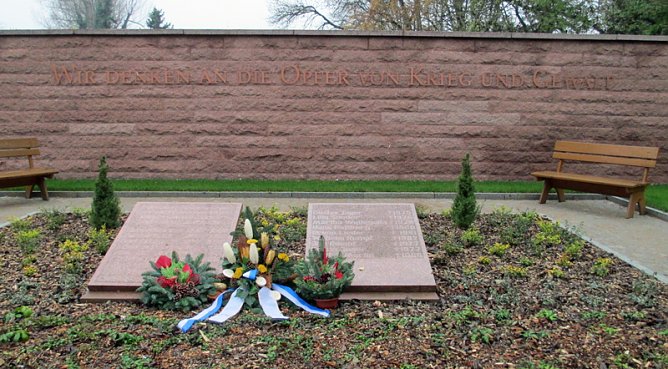 Gemeinsames Gedenken (Foto: Ina R&ouml;mer)