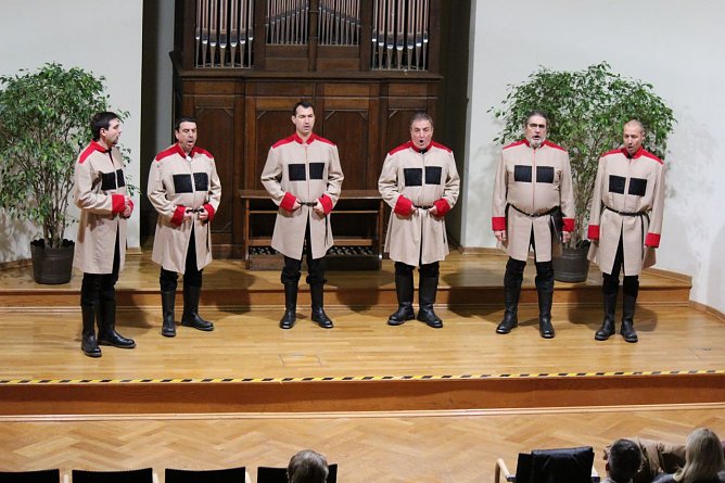 Stimmgewaltige Don Kosaken (Foto: Karl-Heinz Herrmann)