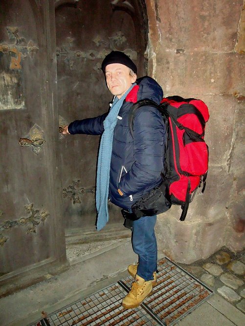 Pilger bittet um Nachtquartier im Kloster Bad Frankenhausen (Foto: Peter Zimmer)