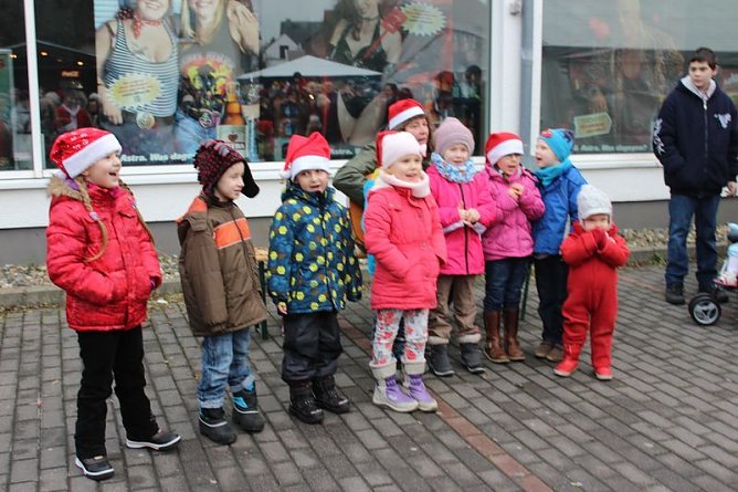 Auch in Jecha war der Weihnachtsmann (Foto: Karl-Heinz Herrmann)