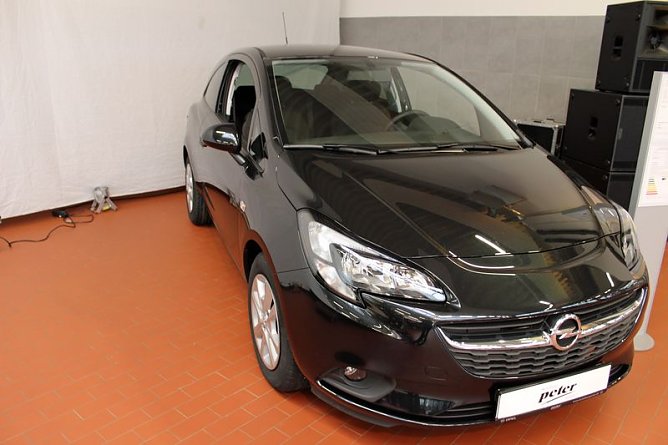 Einen Blick mehr riskiert (Foto: Karl-Heinz Herrmann)