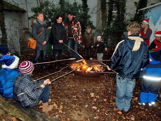 Weihnachtsmarkt Kindervilla (Foto: Karl-Heinz Herrmann)