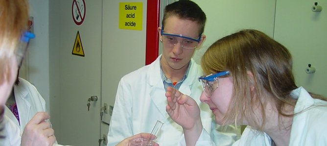 Schnuppern in der Praxis (Foto: FHN)