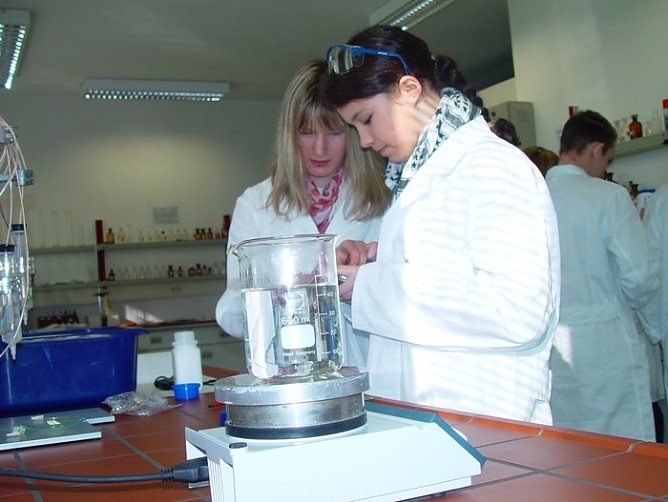 Schnuppern in der Praxis (Foto: FHN)