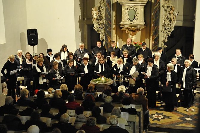 Weihnachtszauber aus frohen Kehlen (Foto: Katja Wagner)
