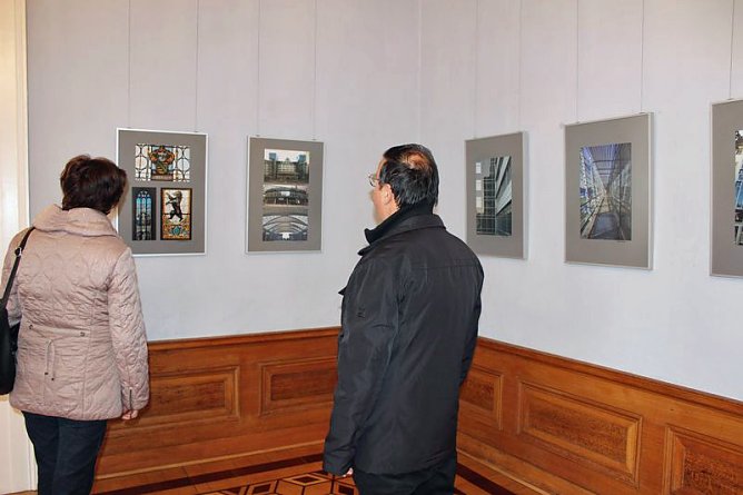 Glas ins rechte Licht ger&uuml;ckt (Foto: Karl-Heinz Herrmann)