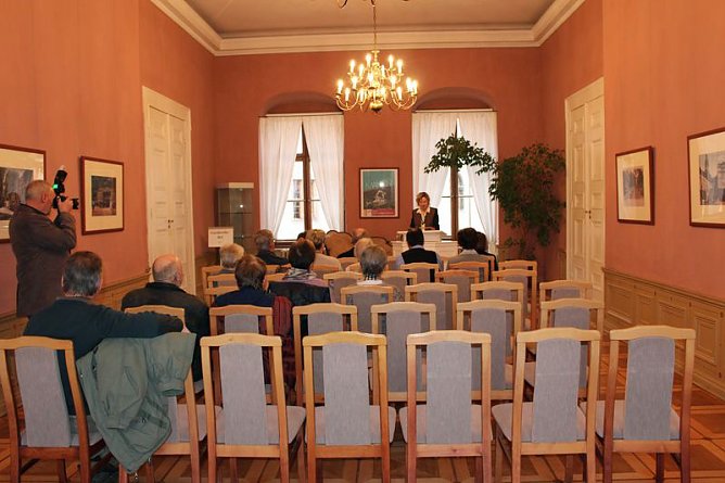 Glas ins rechte Licht ger&uuml;ckt (Foto: Karl-Heinz Herrmann)