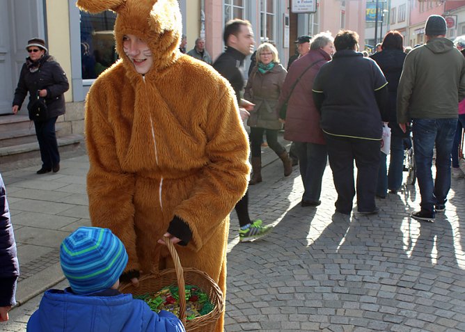 Menschen &uuml;ber Menschen (Foto: Karl-Heinz Herrmann)