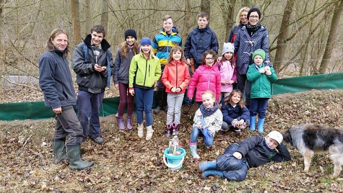 NABU Kids helfen Amphibien (Foto: Olaf Pleyer) NABU Kids helfen Amphibien (Foto: Olaf Pleyer)