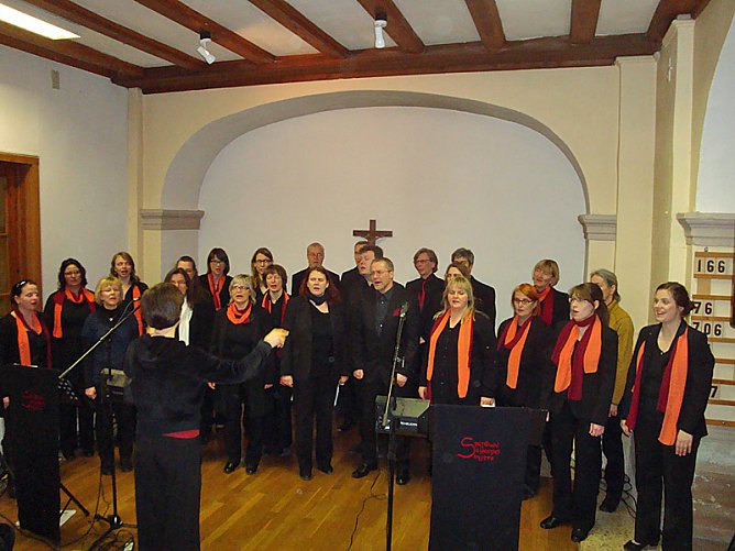 Flotte Rhythmen  im ehrw&uuml;rdigen Geb&auml;ude (Foto: Evangelischer Kirchenkreis Bad Frankenhausen - Sondershausen)