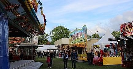 Fliederfest vormerken (Foto: Karl-Heinz Herrmann) Fliederfest vormerken (Foto: Karl-Heinz Herrmann)