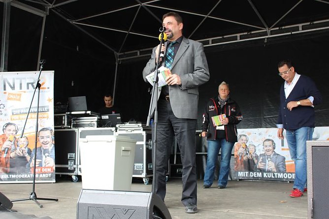 Autofrühling lohnt sich (Foto: Karl-Heinz Herrmann) Autofrühling lohnt sich (Foto: Karl-Heinz Herrmann)