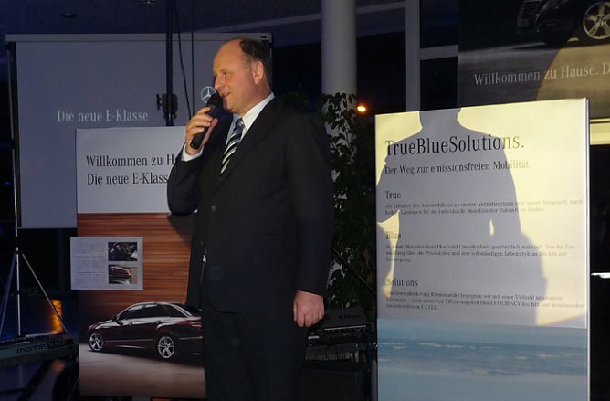 Präsentation E-Klasse (Foto: Karl-Heinz Herrmann) Präsentation E-Klasse (Foto: Karl-Heinz Herrmann)
