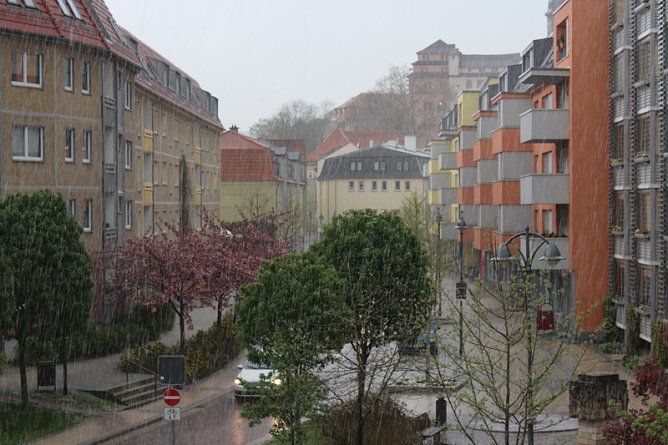 Kurzes Unwetter &uuml;ber Sondershausen (Foto: Karl-Heinz Herrmann)