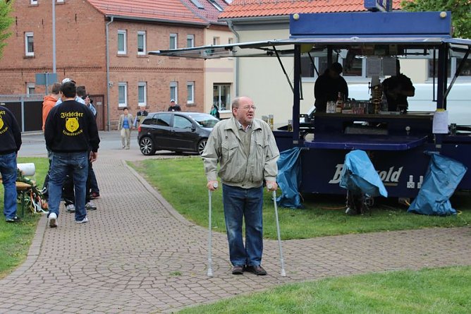 Bei den Kirmesburschen gefeiert (Foto: Karl-Heinz Herrmann)