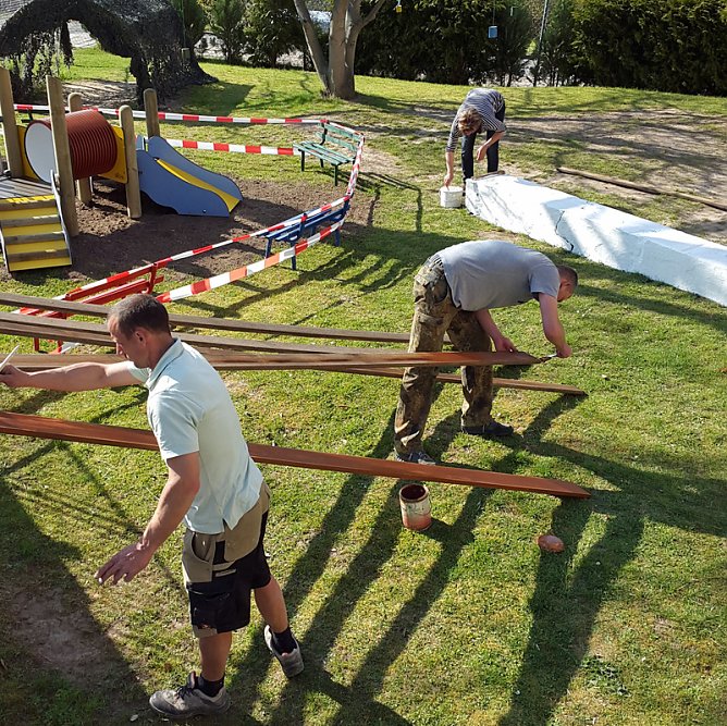 Breite Unterst&uuml;tzung f&uuml;r kleine Helbespatzen (Foto: Privat)