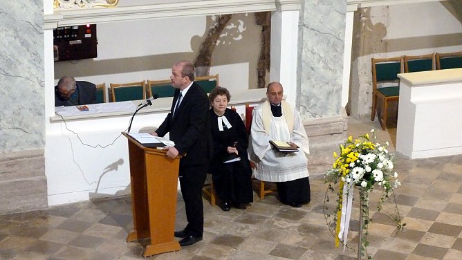 Festgottesdienst "800 Jahre Kirche an diesem Platz... (Foto: Privat) Festgottesdienst "800 Jahre Kirche an diesem Platz... (Foto: Privat)