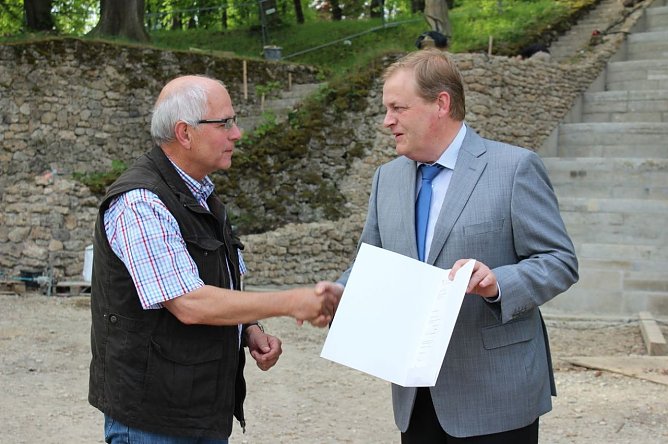 In kleinen Schritten zu einem sch&ouml;nen Park (Foto: Karl-Heinz Herrmann)