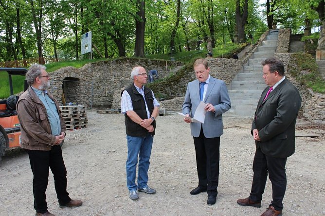In kleinen Schritten zu einem sch&ouml;nen Park (Foto: Karl-Heinz Herrmann)