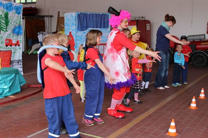 Feuerwehr ohne tatütata (Foto: Karl-Heinz Herrmann) Feuerwehr ohne tatütata (Foto: Karl-Heinz Herrmann)