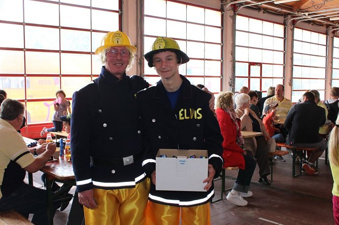 Feuerwehr ohne tatütata (Foto: Karl-Heinz Herrmann) Feuerwehr ohne tatütata (Foto: Karl-Heinz Herrmann)