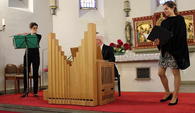 Stimmungsvoll Festlichkeiten eingeleitet (Foto: Karl-Heinz Herrmann)
