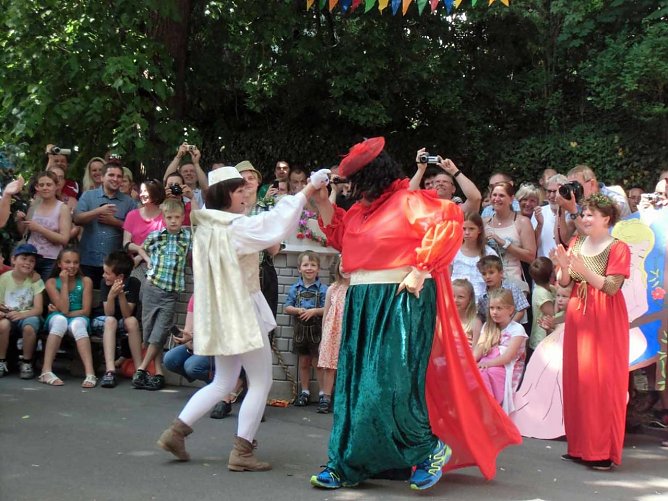 Herzlich willkommen im Märchenwald… (Foto: Kindervilla Bad Frankenhausen) Herzlich willkommen im Märchenwald… (Foto: Kindervilla Bad Frankenhausen)