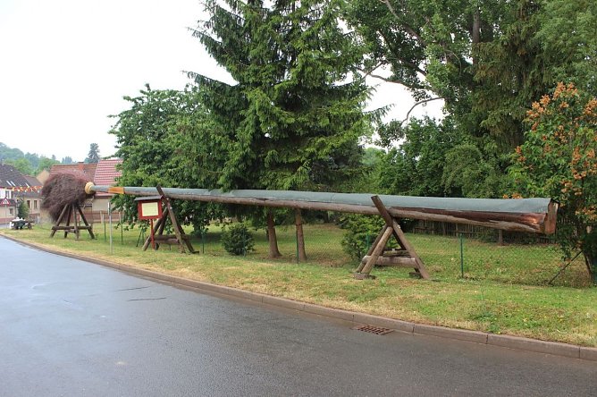 Festumzug in Udersleben (Foto: Karl-Heinz Herrmann) Festumzug in Udersleben (Foto: Karl-Heinz Herrmann)