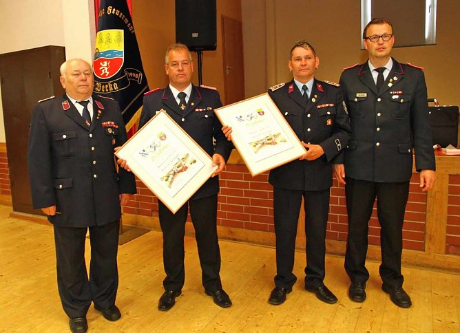25 Jahre Partnerschaft der Feuerwehren,.. (Foto: Günter Herting) 25 Jahre Partnerschaft der Feuerwehren,.. (Foto: Günter Herting)