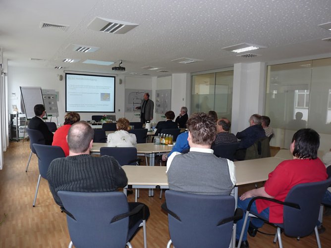 Minister Reinholz bei Elso (Foto: Karl-Heinz Herrmann)