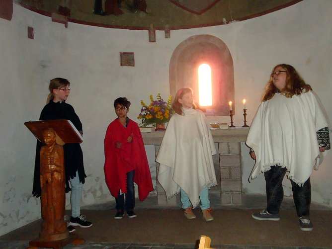Johannisfeuer an der Altst&auml;dter Kirche (Foto: Peter Zimmer)