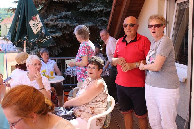 Hei&szlig;er Tennisschaukampf (Foto: Karl-Heinz Herrmann)