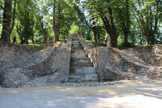 Die Große Kaskade mit Feier übergeben (Foto: Karl-Heinz Herrmann) Die Große Kaskade mit Feier übergeben (Foto: Karl-Heinz Herrmann)