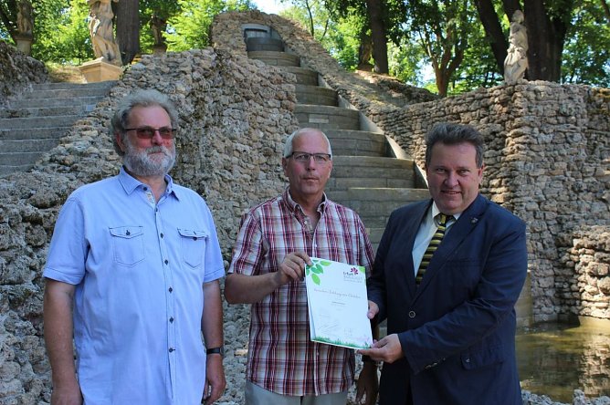 Die Große Kaskade mit Feier übergeben (Foto: Karl-Heinz Herrmann) Die Große Kaskade mit Feier übergeben (Foto: Karl-Heinz Herrmann)