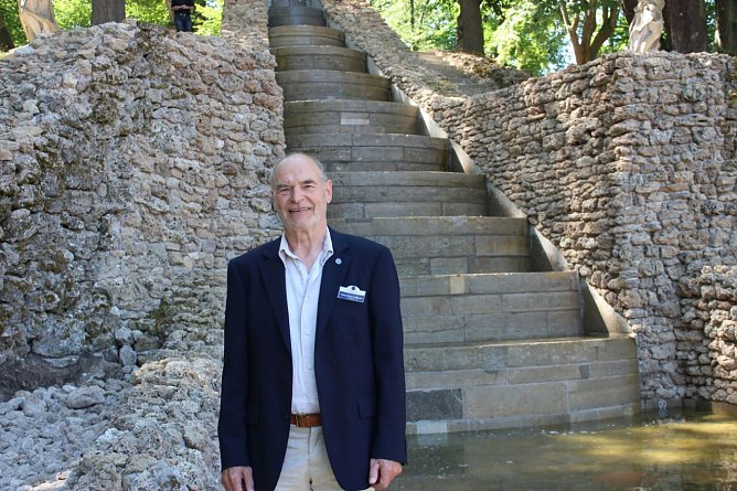 Die Große Kaskade mit Feier übergeben (Foto: Karl-Heinz Herrmann) Die Große Kaskade mit Feier übergeben (Foto: Karl-Heinz Herrmann)