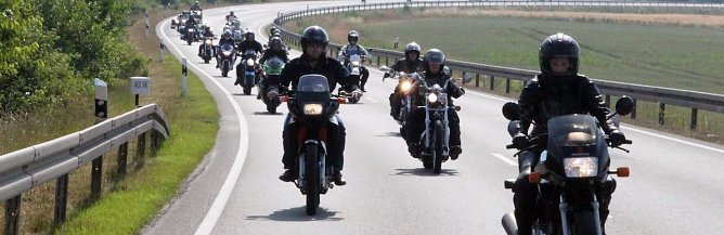 Coole Bikes auf hei&szlig;em Asphalt (Foto: S. Spehr)